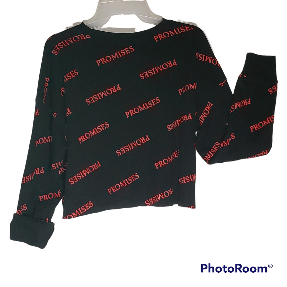 Forever 21 size small black "Promise" on front crop top. 028 - Picture 4 of 4